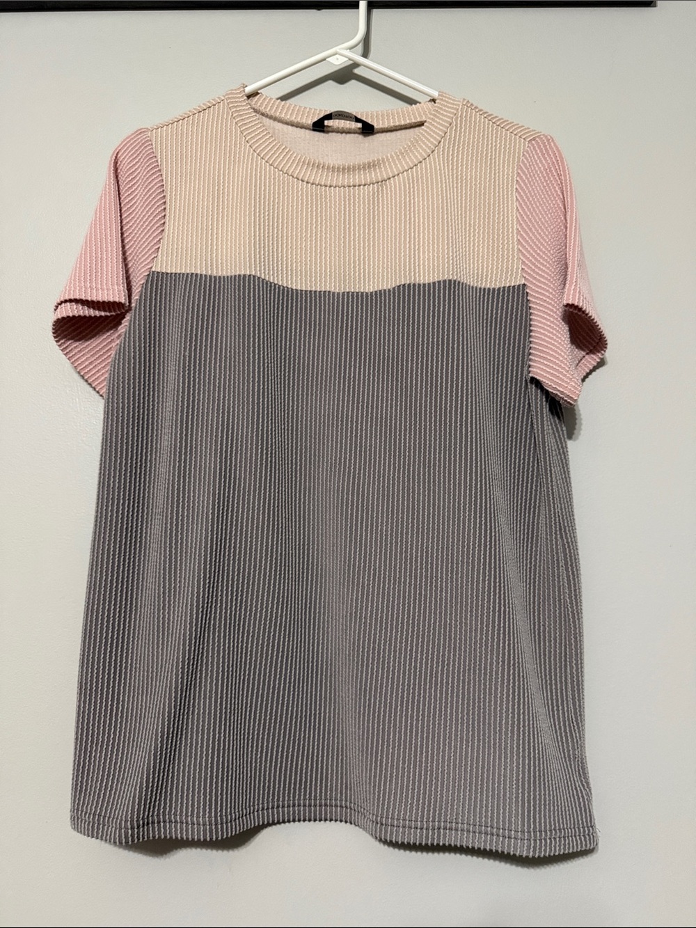Colorblock Short-Sleeve Knit Top in Pink, Cream & Gray